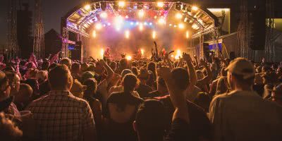 Image of Spiderbait performing at the 2019 Hotter Than Hell festival