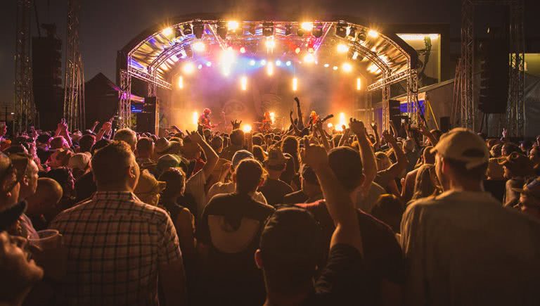 Image of Spiderbait performing at the 2019 Hotter Than Hell festival