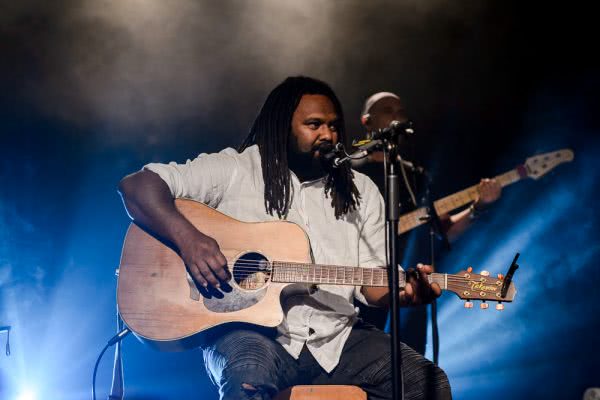 Busby Marou
