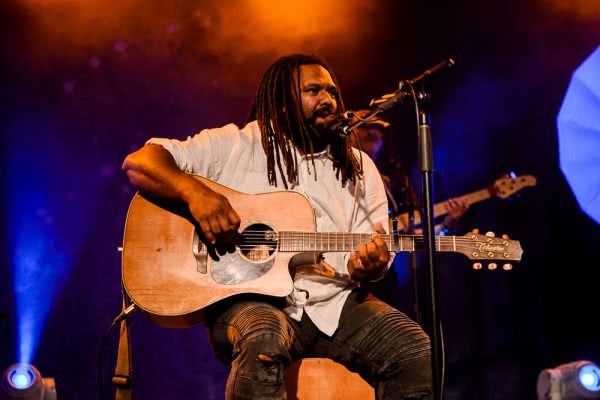 Busby Marou
