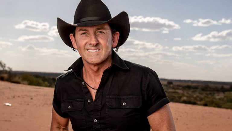 Lee Kernaghan is nominated for 8 Golden Gutiars