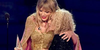 Watch Taylor Swift cover a classic Carole King song