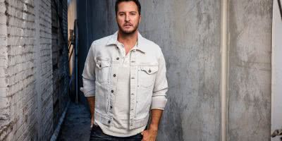 Luke Bryan is planning a White Christmas