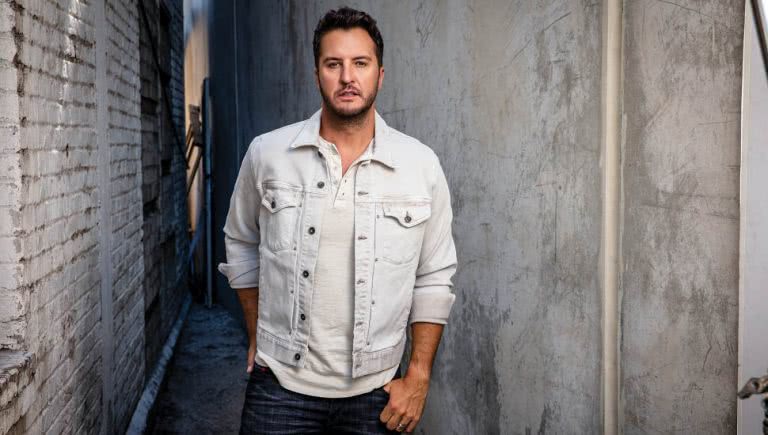 Luke Bryan is planning a White Christmas