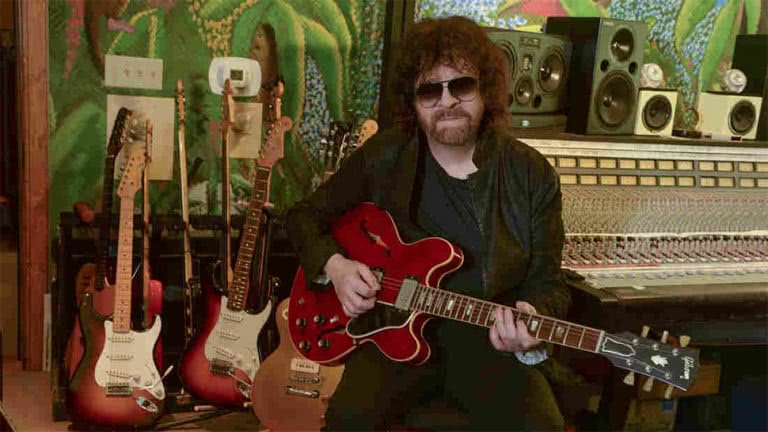 Image of Jeff Lynne of ELO