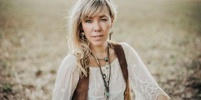 Felicity Urquhart wins 5 Golden Guitar Awards