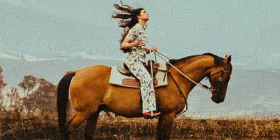 Fanny Lumsden releases her new album "Fallow" in March