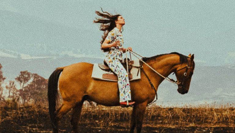 Fanny Lumsden releases her new album "Fallow" in March
