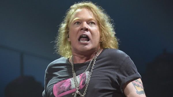 Guns N' Roses Frontman Axl Rose Has Meltdown on Stage