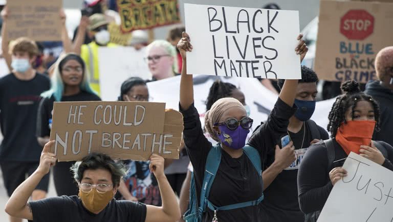 Protestors protesting racial injustice of George Floyd