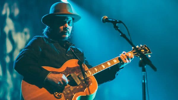 Wilco's Jeff Tweedy announces new album and releases two songs