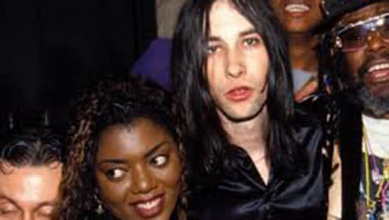 Photo of musician Denise Johnson with Primal Scream