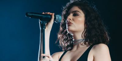 Photo of Lorde performing live