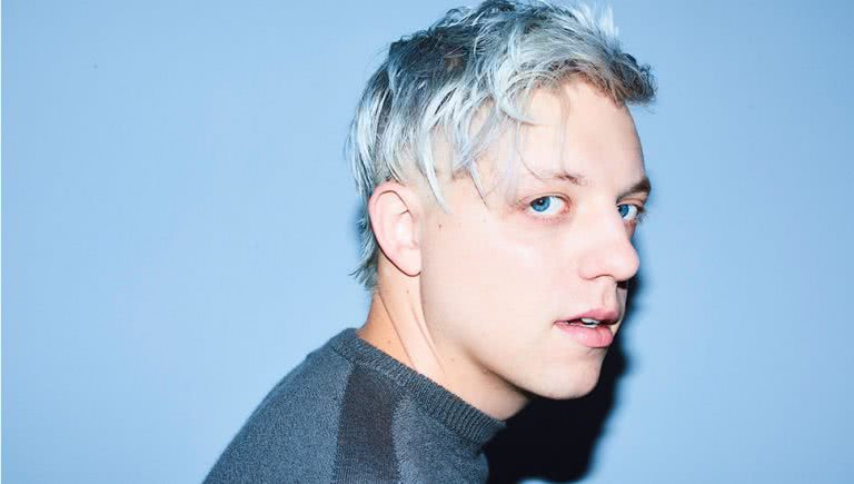 Robert DeLong Press Shot