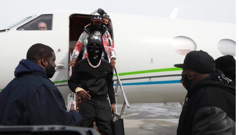 quavo picked up bobby shmurda in a private jet