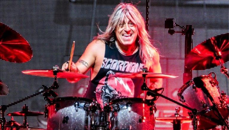 Mikkey shares his thoughts on other musicians