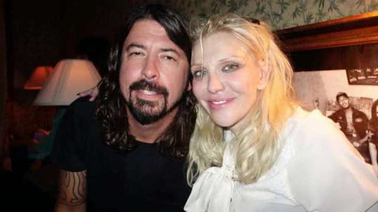 Courtney Love apologises to Trent Reznor and Dave Grohl