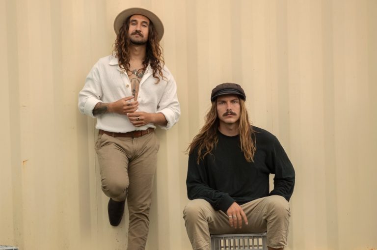 Get To Know: Sunshine Coast's heartfelt indie folk duo The Dreggs