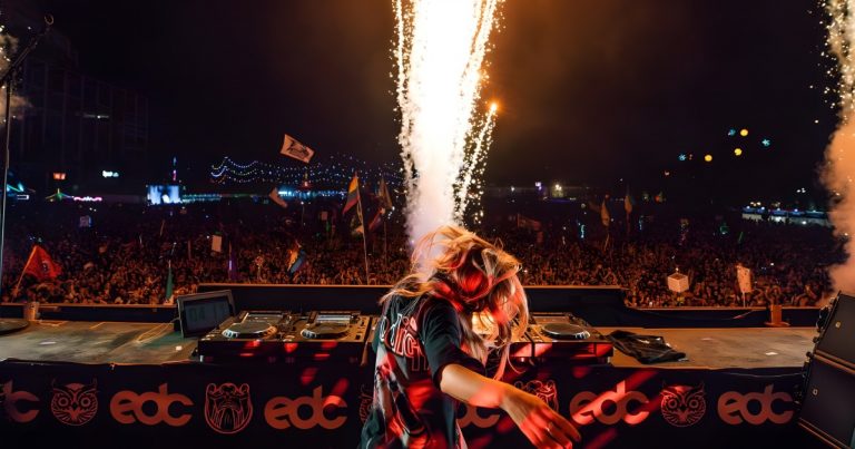 Alison Wonderland performing on Pioneer equipment at EDC Orlando. 2022