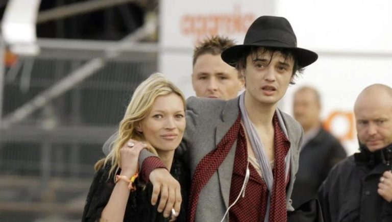 Pete Doherty has revealed a paparazzi bit his ear off