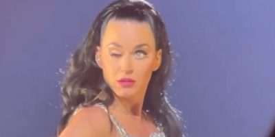 Katy Perry eye glitch