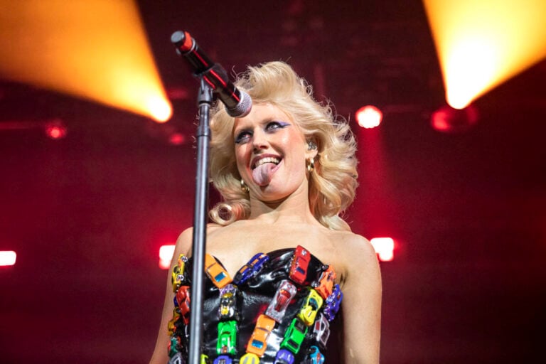 Amyl and The Sniffers
