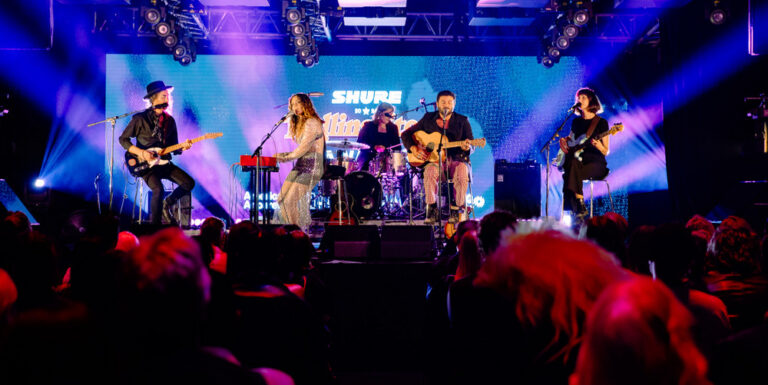 Angus & Julia Stone perform at the 2024 Rolling Stone Australia Awards. Photo credit: Jess Gleeson