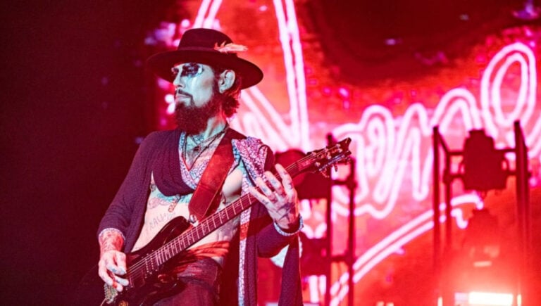 Dave Navarro