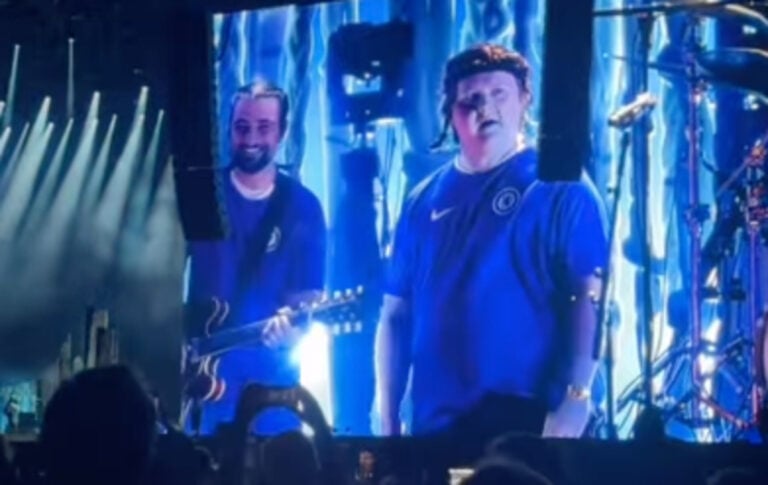 Noah Kahan and Lewis Capaldi performing in Hyde Park, London.