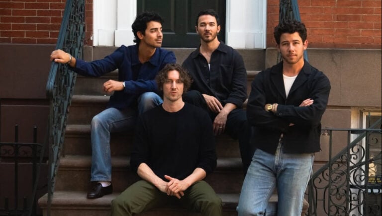 Dean lewis the jonas brothers