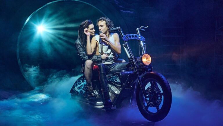 Katie Tonkinson as Raven & Glenn Adamson as Strat