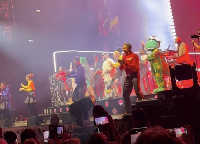The Wiggles on stage with Teddy Swims