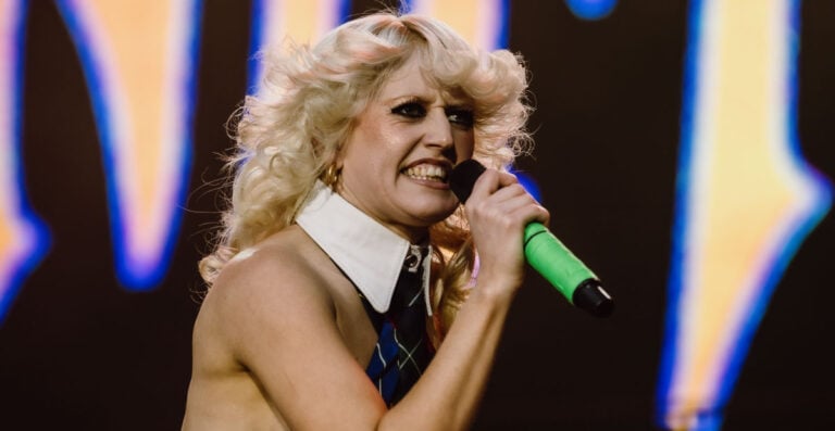 Amyl and the Sniffers