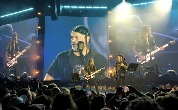 Metallica cover The Chats' Smoko in Brisbane