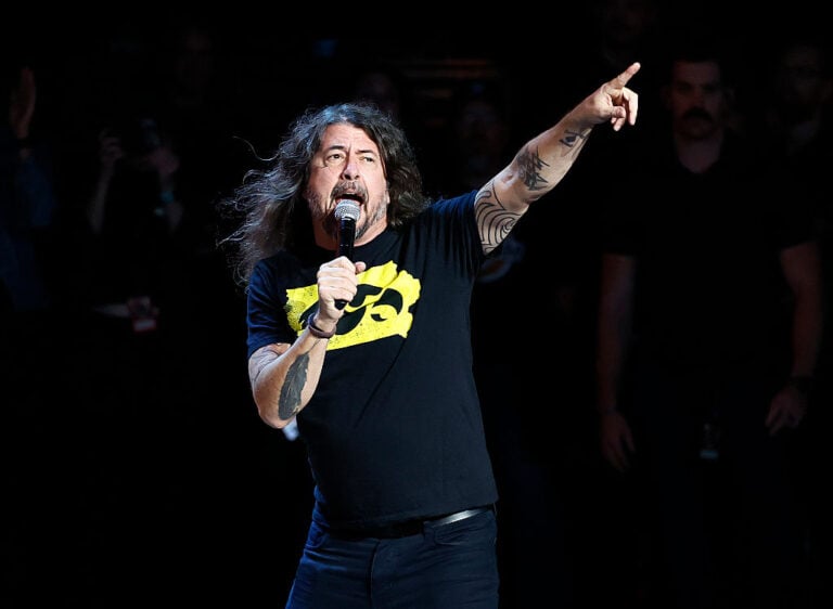 Dave Grohl performing live