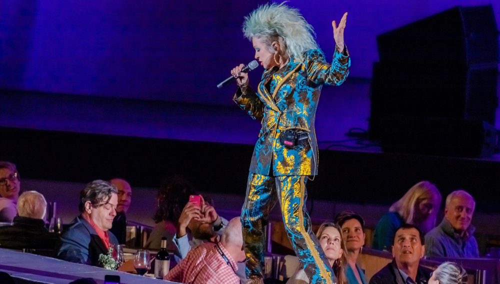 Cyndi Lauper Sets Farewell Tour