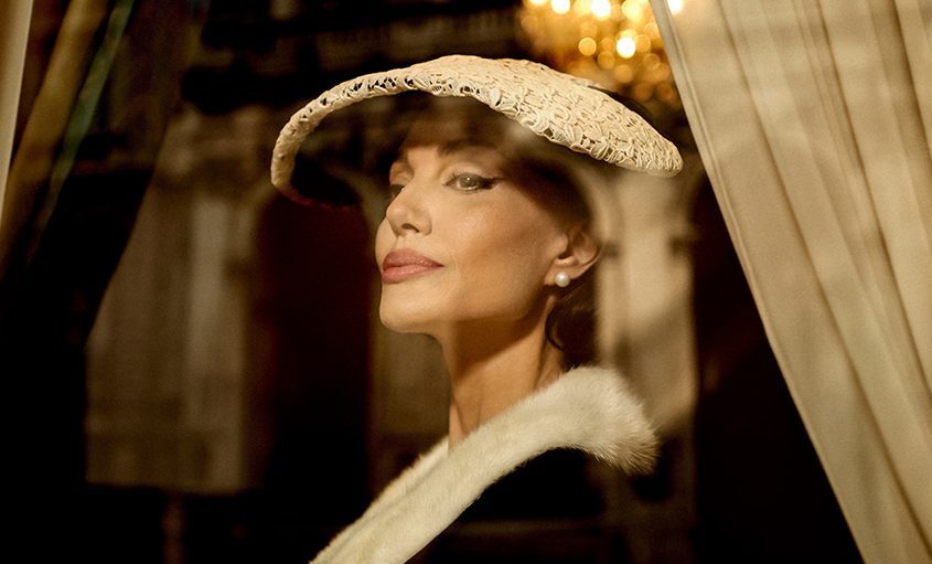 Angelina Jolie in Maria