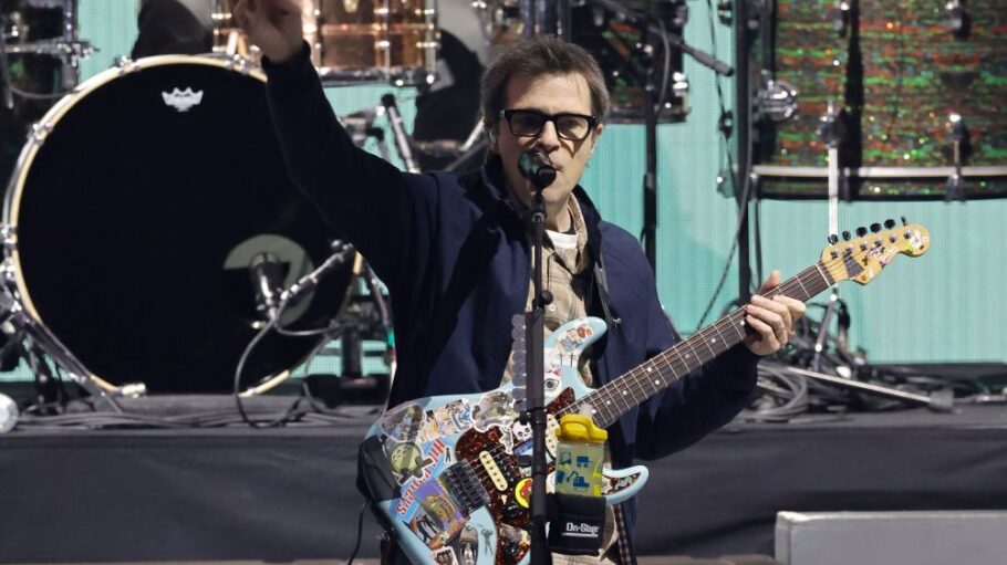 Weezer bassist Scott Shriner