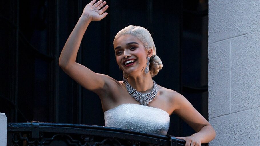 Rachel Zegler in Evita