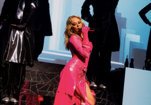 Kylie Minogue Drops Live Album From