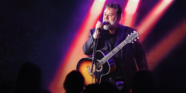 Russell Crowe and Indoor Garden Party