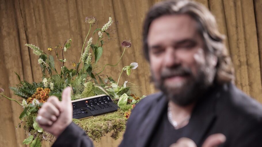 Matt Berry and Jemaine Clement Star