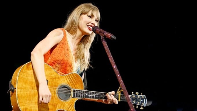 Taylor Swift performs live