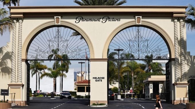 Paramount gate
